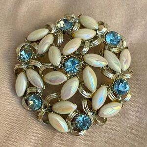 Vintage BSK Brooch; Excellent Condition! Blue silver & iridescent pearl 🧜‍♀️